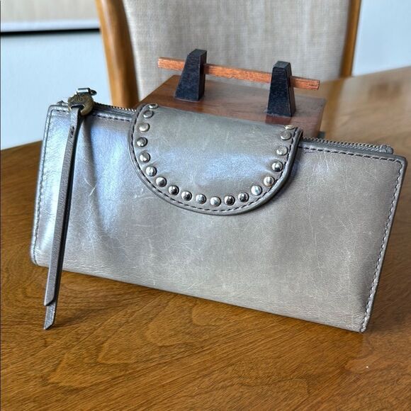 Hobo international Elsa shadow Gray leather wallet nailhead Wallet - Picture 1 of 7